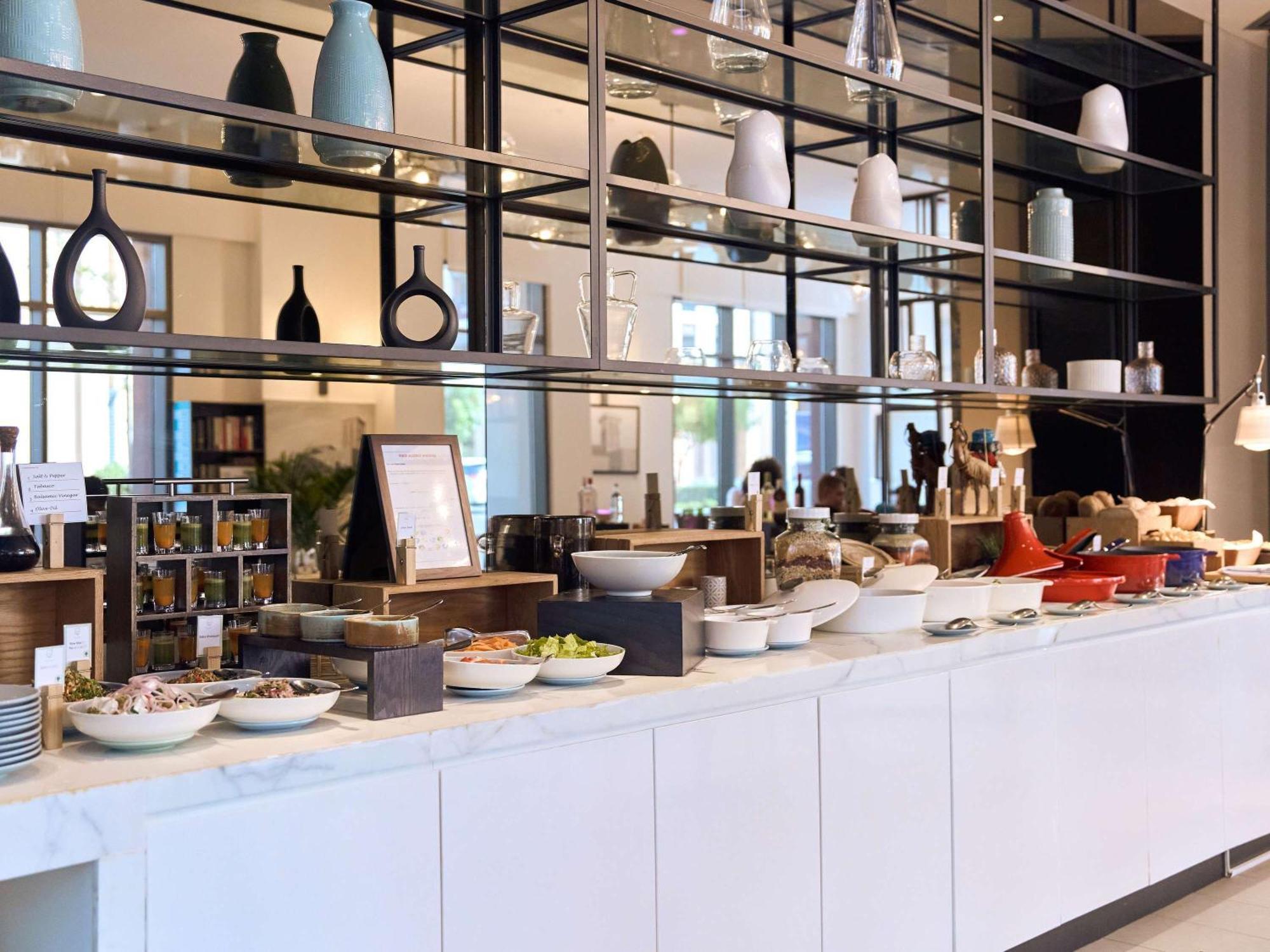Отель Ibis Styles Dubai Deira Экстерьер фото
