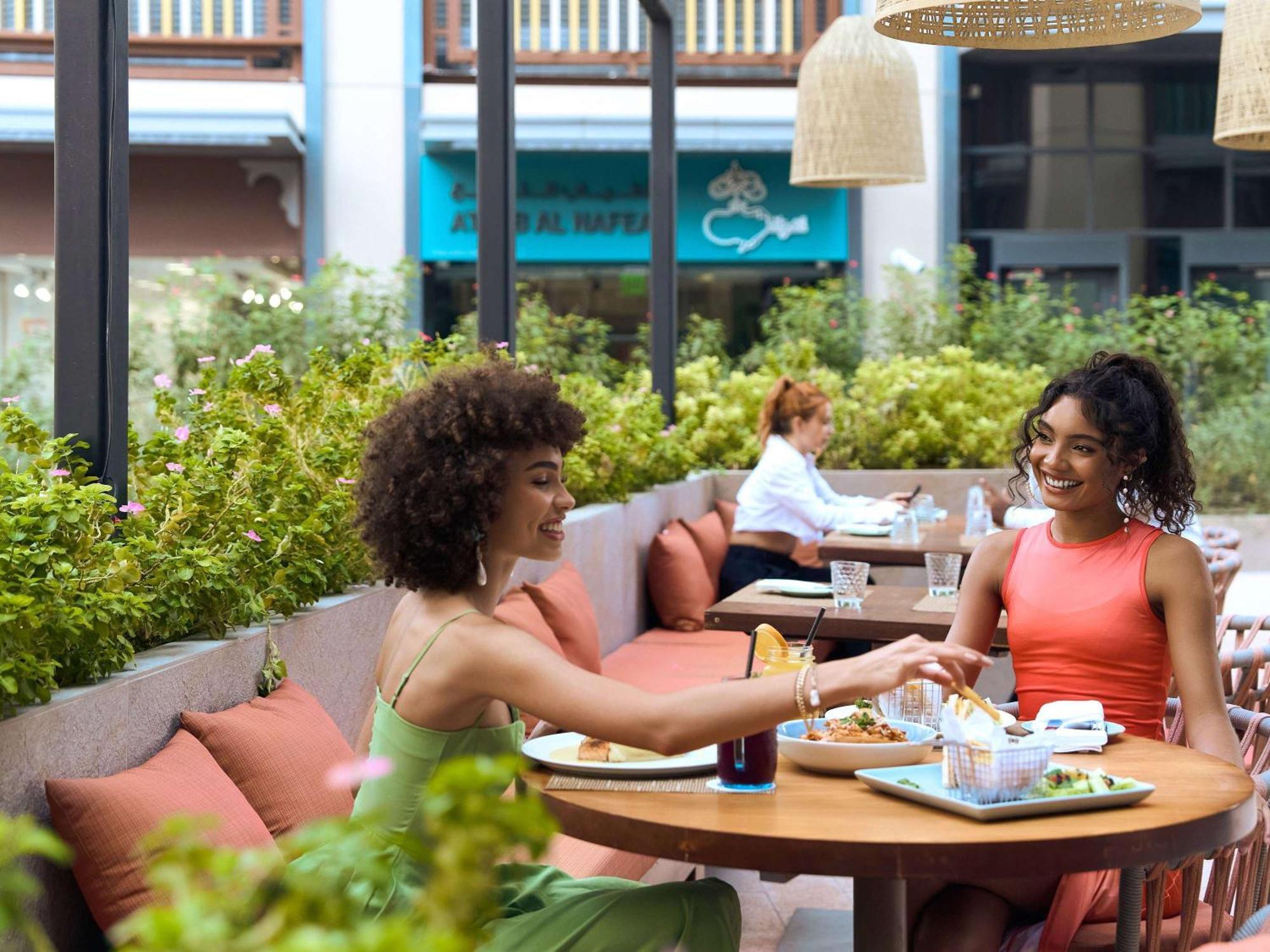 Отель Ibis Styles Dubai Deira Экстерьер фото