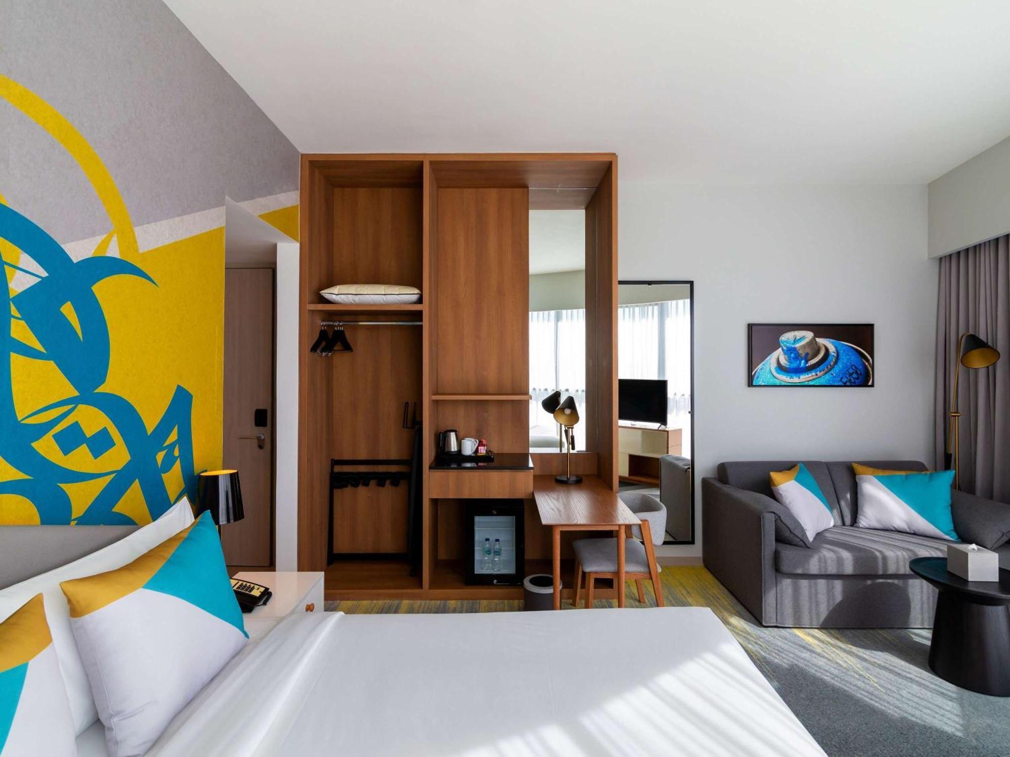 Отель Ibis Styles Dubai Deira Экстерьер фото